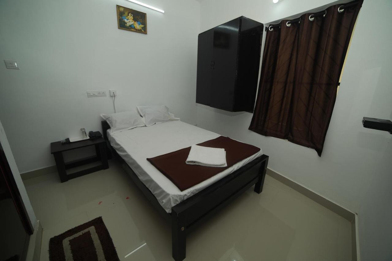 فندق Meghna Residency تريفِندرم المظهر الخارجي الصورة