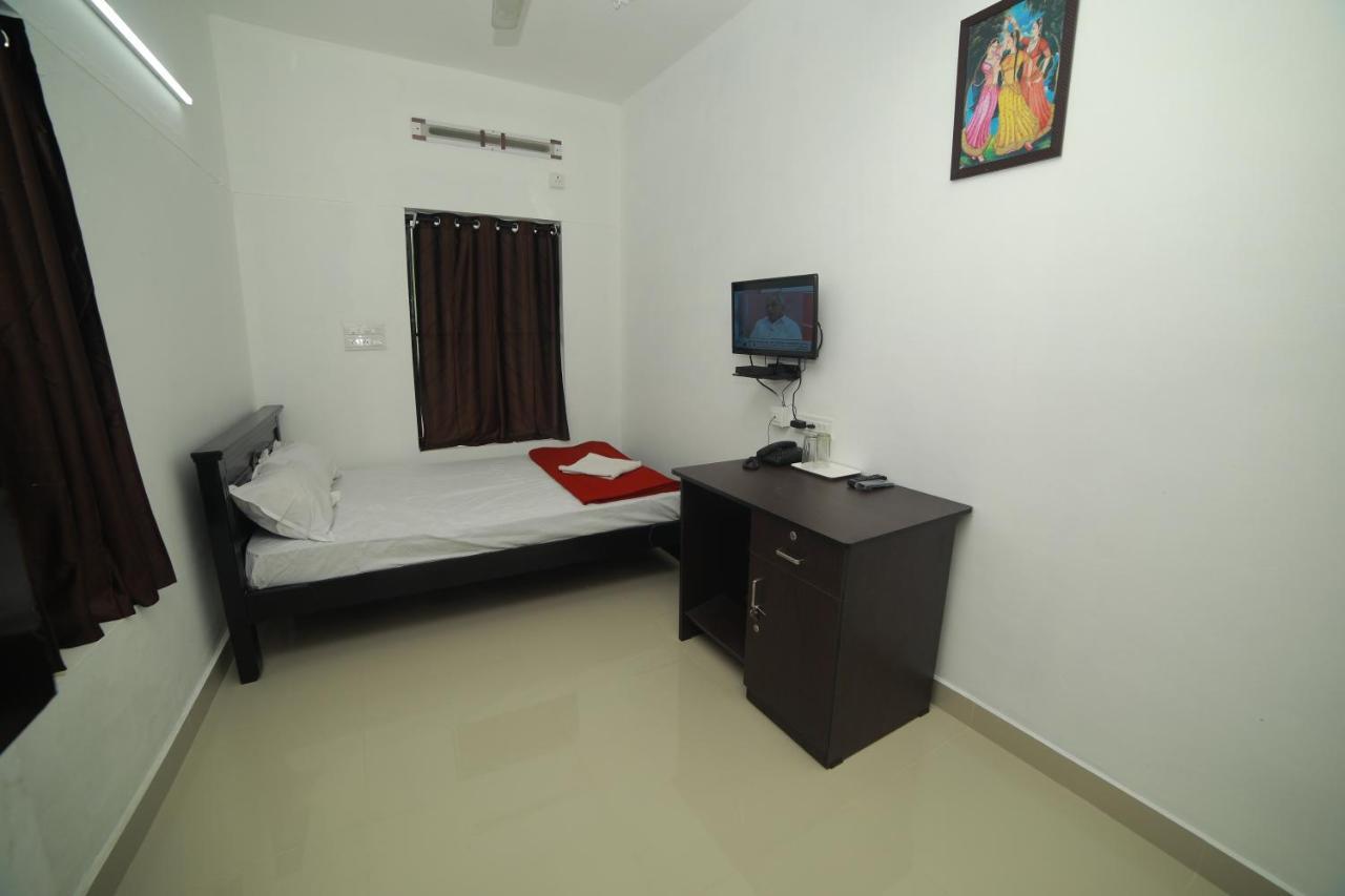 فندق Meghna Residency تريفِندرم المظهر الخارجي الصورة