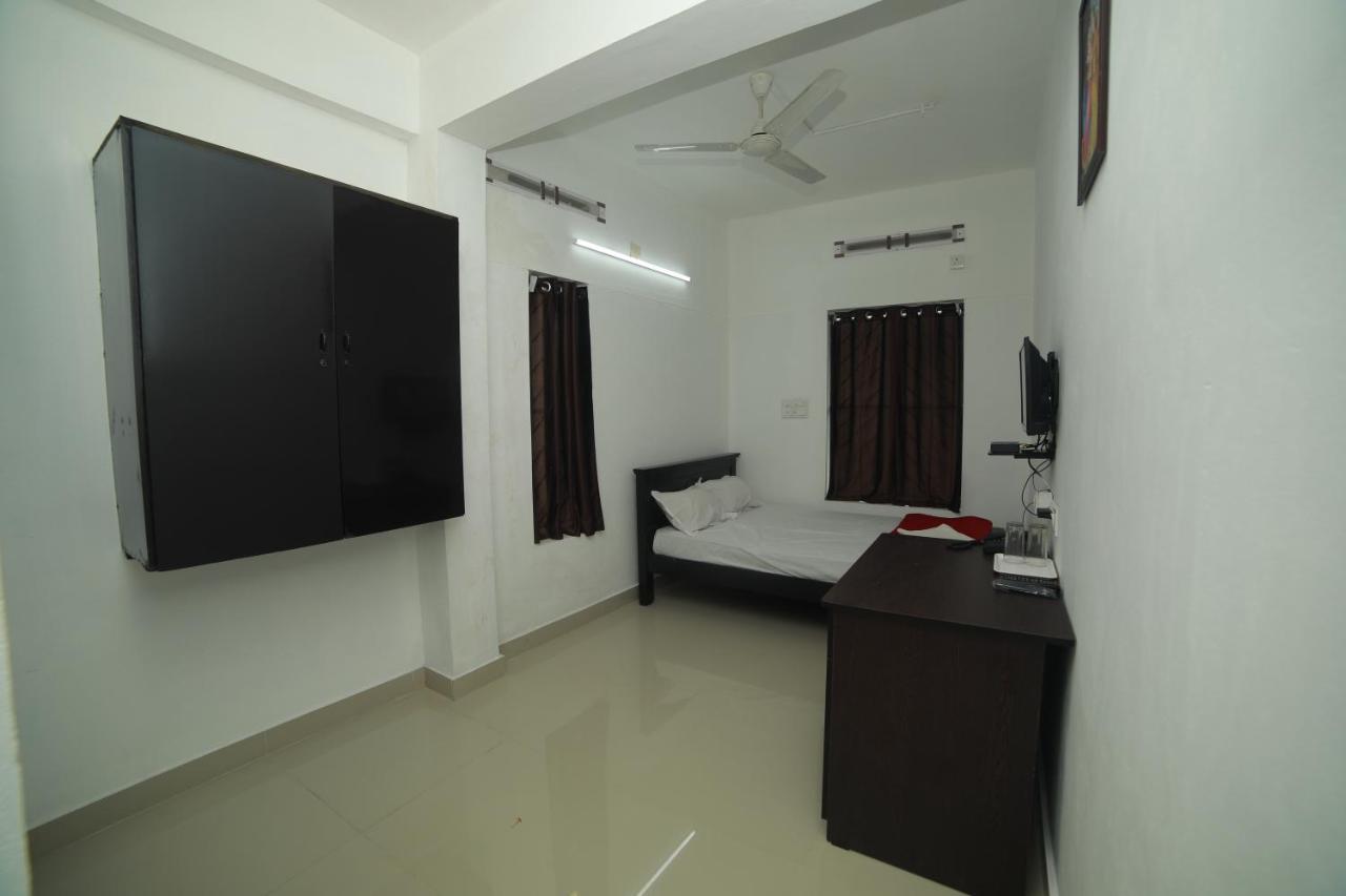 فندق Meghna Residency تريفِندرم المظهر الخارجي الصورة