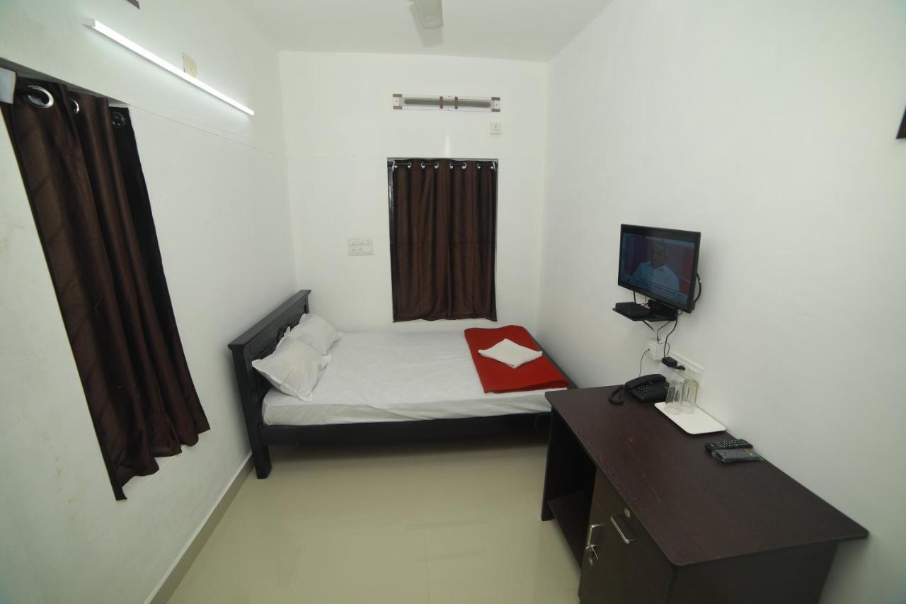 فندق Meghna Residency تريفِندرم المظهر الخارجي الصورة