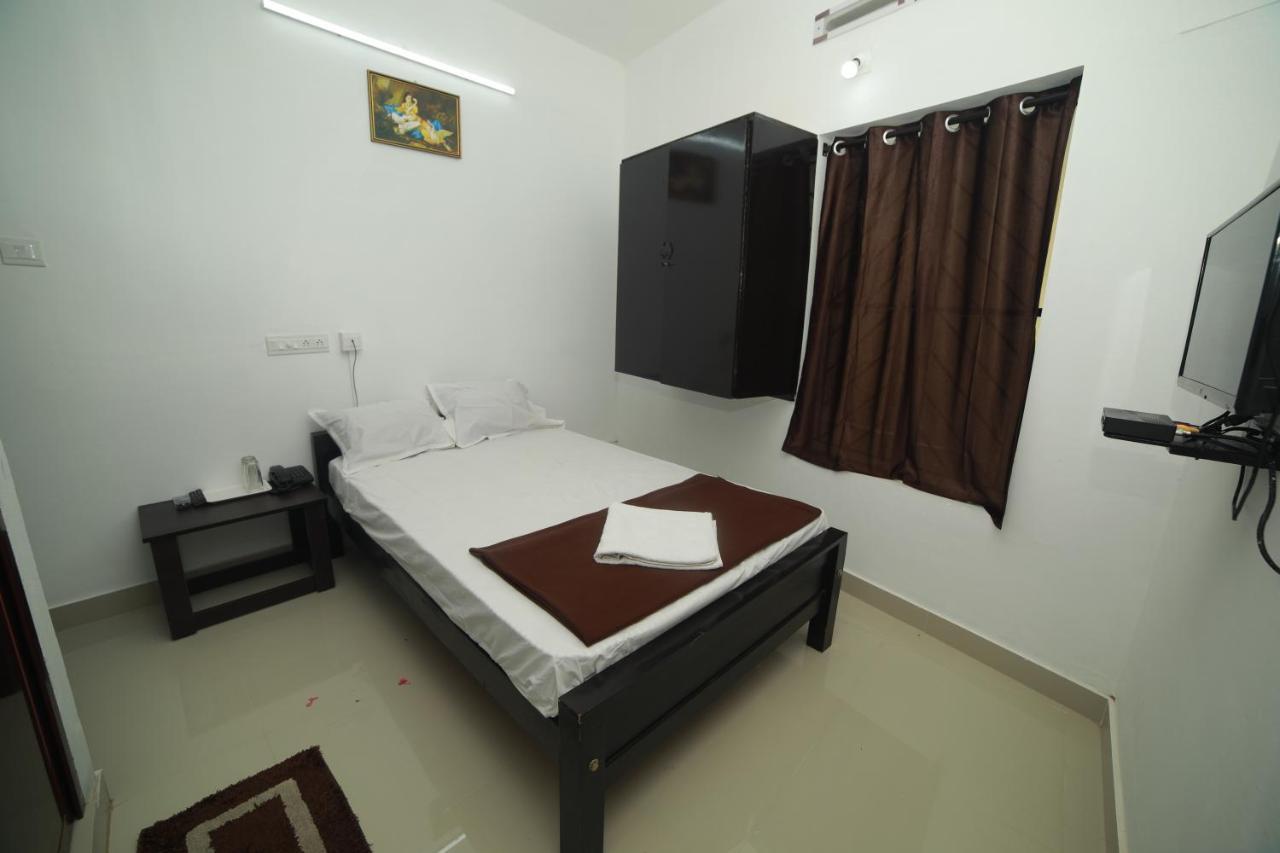 فندق Meghna Residency تريفِندرم المظهر الخارجي الصورة