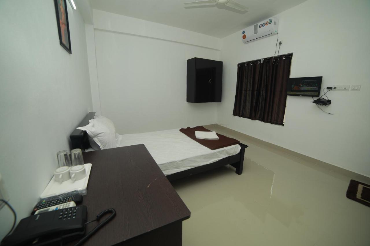 فندق Meghna Residency تريفِندرم المظهر الخارجي الصورة