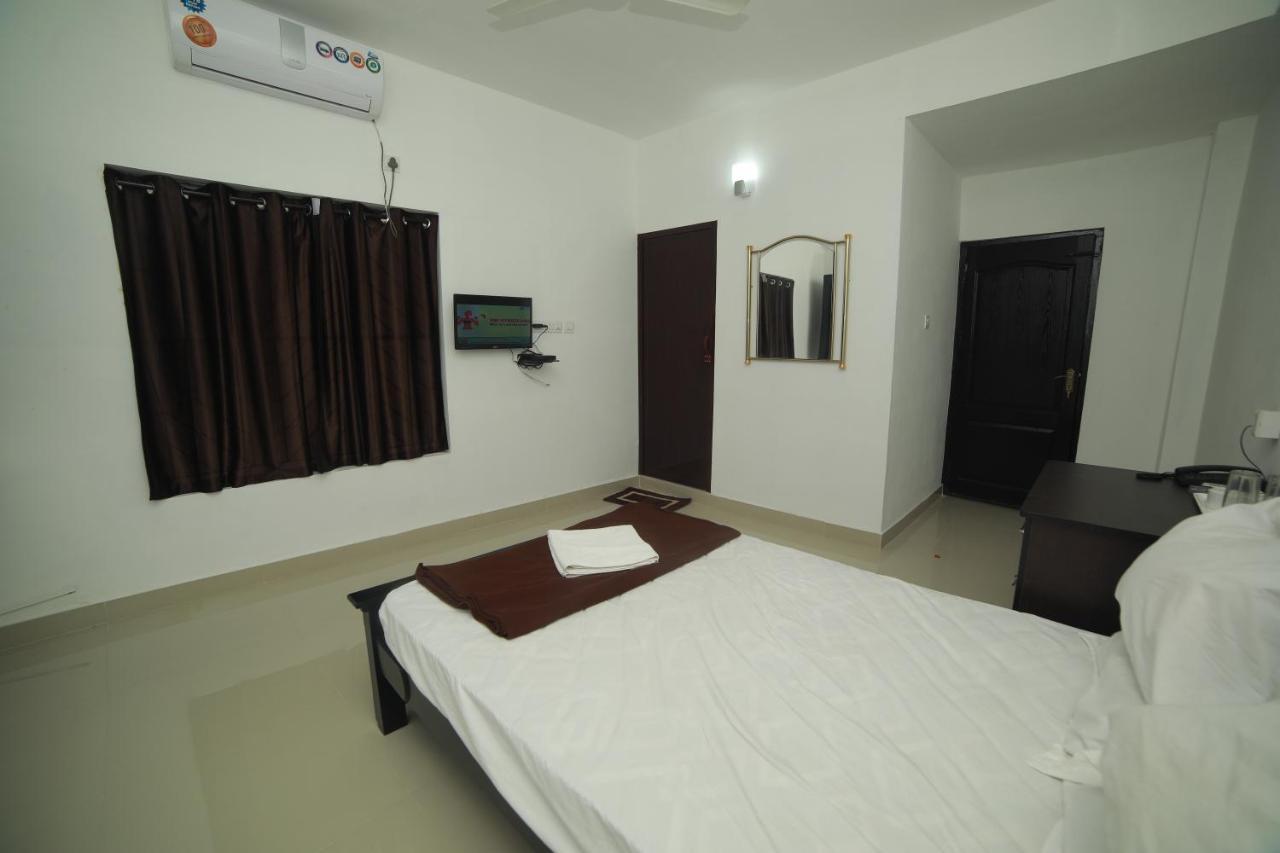 فندق Meghna Residency تريفِندرم المظهر الخارجي الصورة