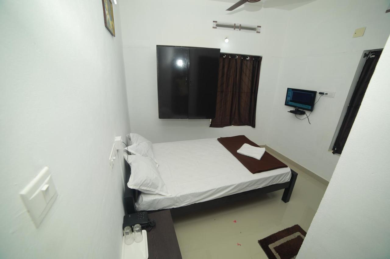 فندق Meghna Residency تريفِندرم المظهر الخارجي الصورة