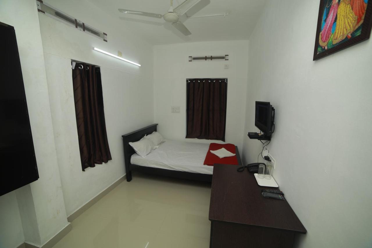فندق Meghna Residency تريفِندرم المظهر الخارجي الصورة