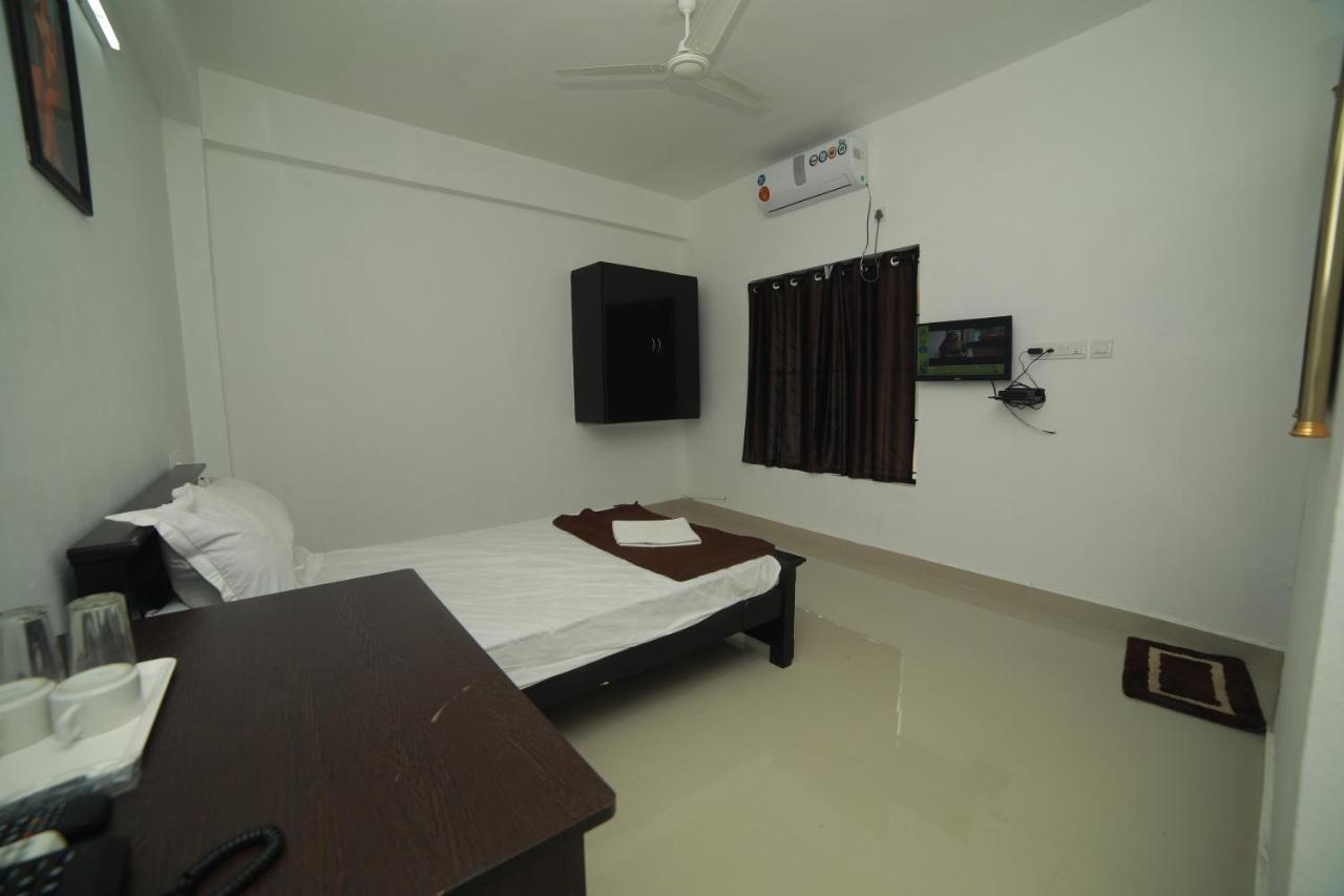 فندق Meghna Residency تريفِندرم المظهر الخارجي الصورة